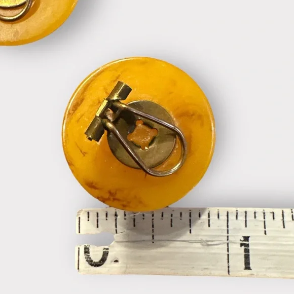 Vintage 1950’s Bakelite Clip On Earrings In a Butterscotch Colour - Picture 6 of 6